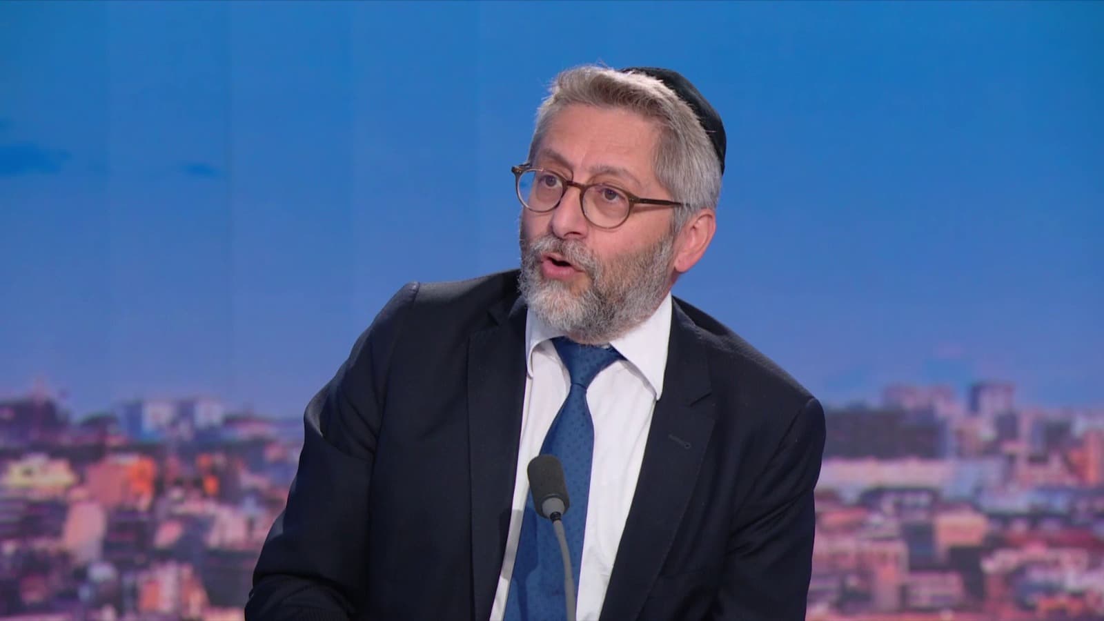 "PERSONNE NE PEUT ÊTRE D'ACCORD AVEC LUI": BENJAMIN NETANYAHU ÉPINGLÉ PAR LE GRAND RABBIN DE FRANCE SUR L'ANTISÉMITISME