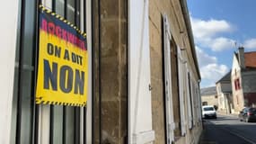 Des affiches ont été placardées à Courmelles contre l'implantation d'une usine Rockwood