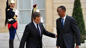 Premier chef d'Etat rwandais à venir à Paris depuis le génocide en 1994 de la minorité tutsie, à laquelle il appartient, Paul Kagame (à droite) a été reçu lundi à l'Elysée par Nicolas Sarkozy. Il a plaidé pour un accroissement des échanges commerciaux ent