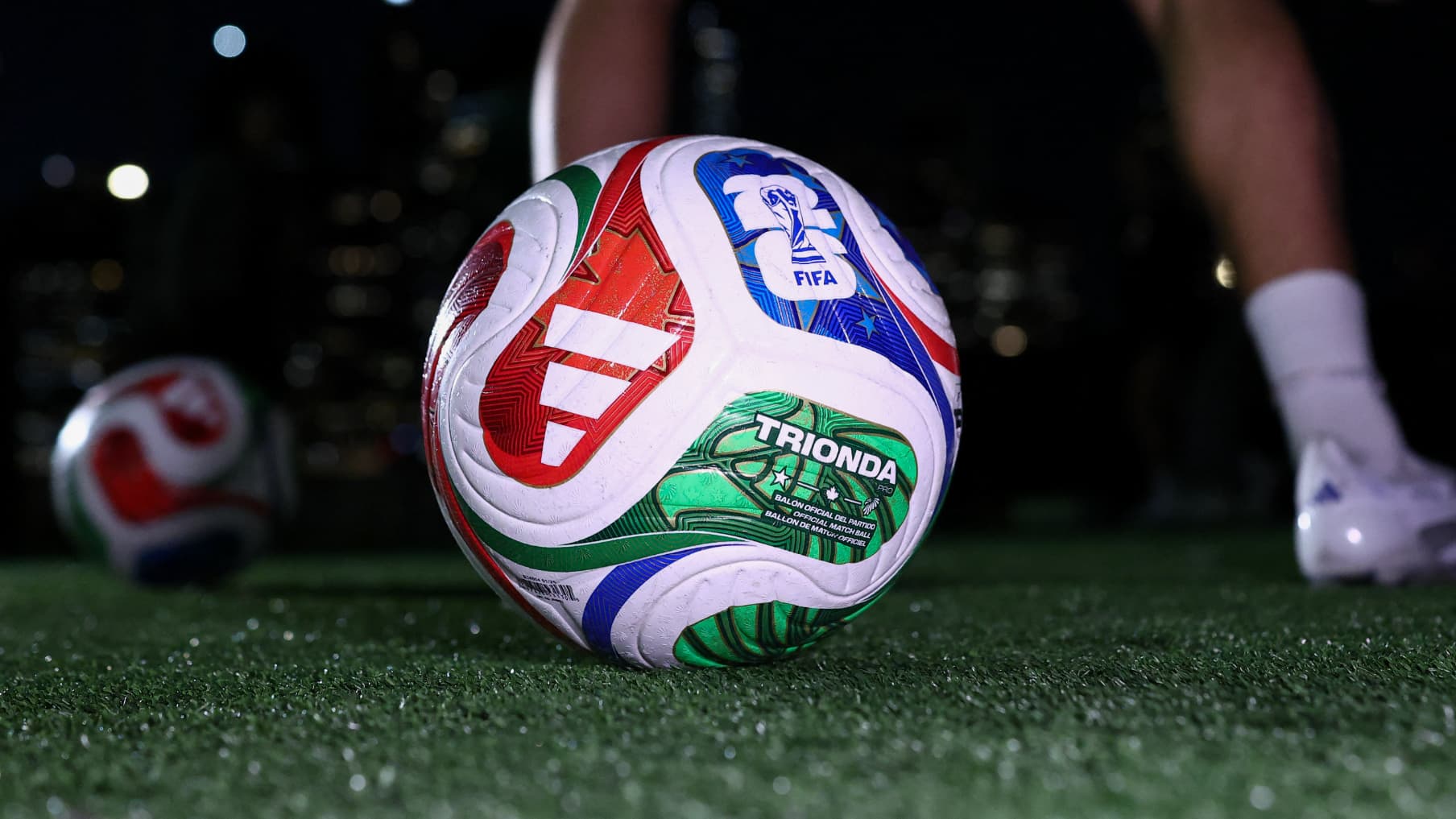 "ON NOUS A TRAITÉS DE FOUS": POURQUOI LE BALLON DE LA COUPE DU MONDE 2026 EST "LE PLUS AVANCÉ JAMAIS CONÇU"