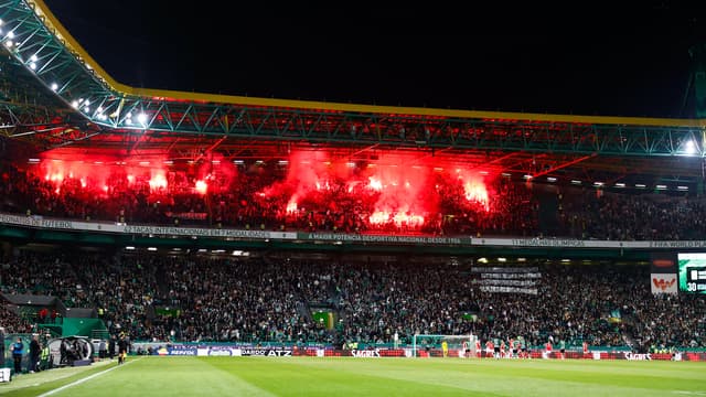 Chaude ambiance au stade Alvalade avant le derby Sporting-Benfica en demi-finale de la Coupe du Portugal
