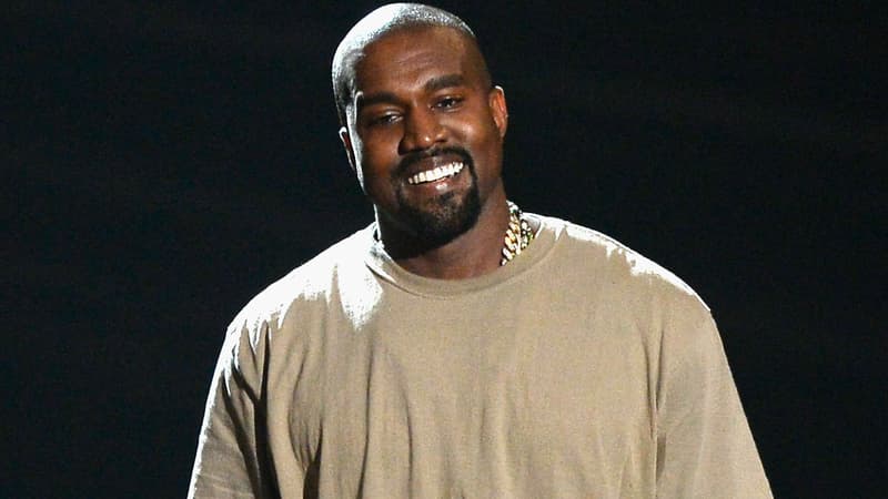 Kanye West sur la scène des MTV Video Awards en août 2015