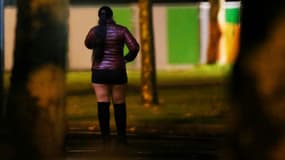 Une travailleuse du sexe dans une rue