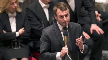 Pour Emmanuel Macron "il y a retraite chapeau et retraite chapeau"