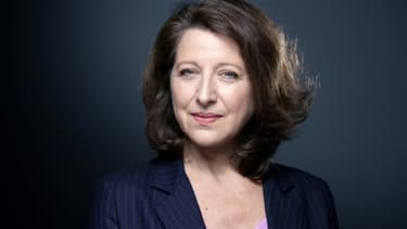 La candidate de La République en marche (LREM) à la mairie de Paris, Agnès Buzyn, pose le 26 février 2020 à Paris