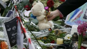 Les rescapés du 13 novembre revivent des souvenirs douloureux après les attentats de Bruxelles.