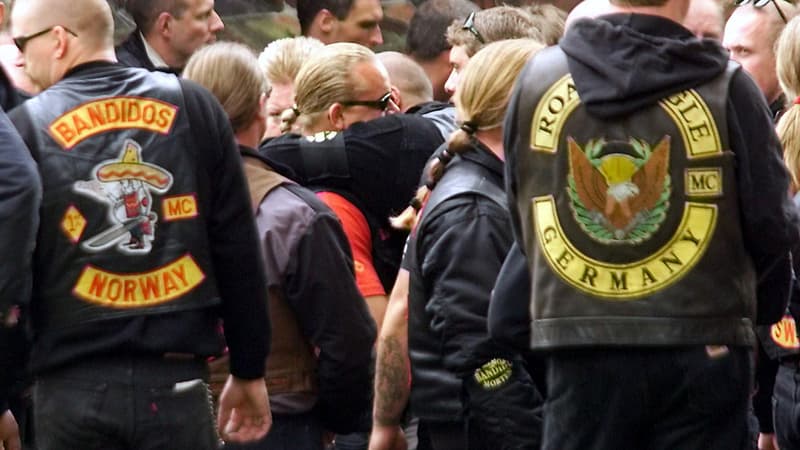 Des membres du gang de motards Bandidos réunis pour les funérailles d'un membre danois tué en 1999.