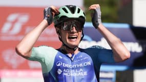 Nicolas Prodhomme remporte la 19e étape du Giro, le 30/05/2025