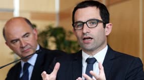 Pierre Moscovici et Benoît Hamon réfléchissent à des nouveaux dispositifs pour lutter contre le surendettement.