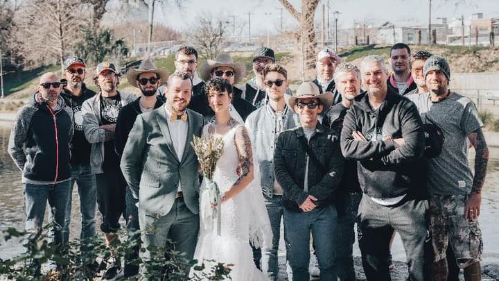 Le mariage organisé entre deux membres de l'association Spurs Nation Fance lors d'un voyage à San Antonio, entre le 23/01/ et le 31/01/2024 Le mariage organisé entre deux membres de l'association Spurs Nation Fance lors d'un voyage à San Antonio, entre le 23/01/ et le 31/01/2024