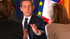 La TVA augmentera de 1,6 point à 21,2% le 1er octobre et la CSG sur les revenus financiers augmentera de 2 points pour baisser les charges patronales, a annoncé dimanche Nicolas Sarkozy lors d'un entretien télévisé, en précisant que les taux réduits de TV
