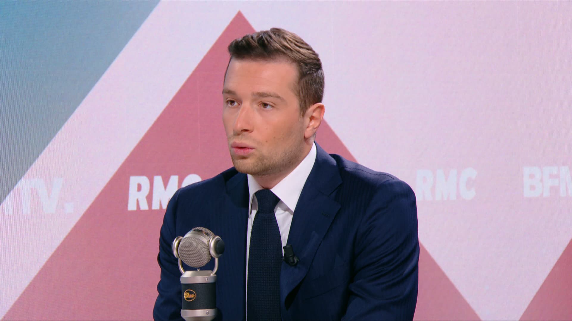 JORDAN BARDELLA SE DIT "PRÊT À TENDRE LA MAIN" AUX RÉPUBLICAINS SUR "UN ACCORD DE GOUVERNEMENT"