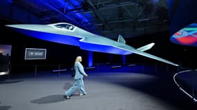 Le prototype d'avion de chasse de 6e génération du Programme mondial de combat aérien (GCAP) lors de la journée d'ouverture du Salon international de l'aéronautique de Farnborough 2024, au sud-ouest de Londres, le 22 juillet 2024.