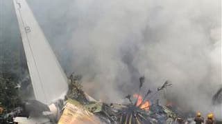 Au moins 160 personnes ont trouvé la mort samedi matin dans le crash d'un avion de ligne de la compagnie charter Air India Express qui s'est écrasé dans une forêt après avoir manqué son atterrissage à l'aéroport de Mangalore, ville de l'Etat du Karnataka
