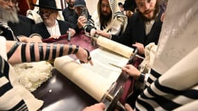 Photo d'une Torah, illustration.