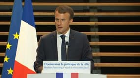 "Les dotations aux collectivités ayant de nombreux quartiers populaires seront maintenues", promet Macron