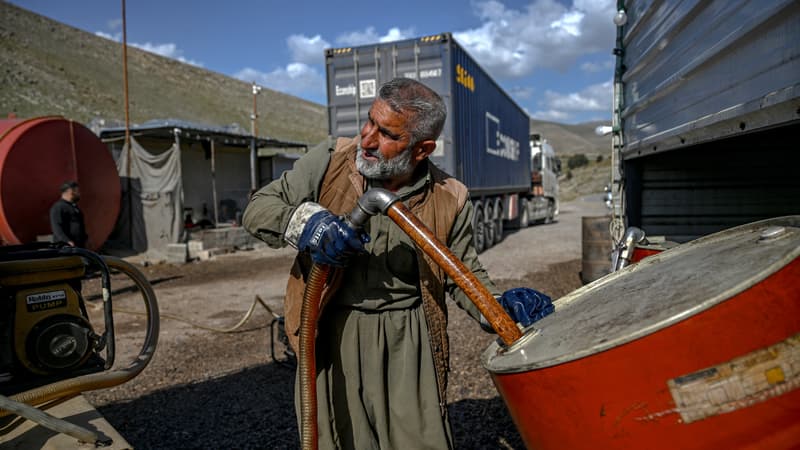 L’Irak est asphyxié: 93% des revenus pétroliers de Bagdad servent à payer ses fonctionnaires, le pays essaie d'exporter son brut par la route