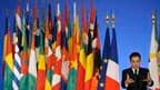 Lors d'une réception à l'Elysée à l'occasion de la journée internationale de la Francophonie, Nicolas Sarkozy a exhorté les pays de l'Organisation internationale de la francophonie à faire de celle-ci une arme internationale contre le "monolinguisme" et l