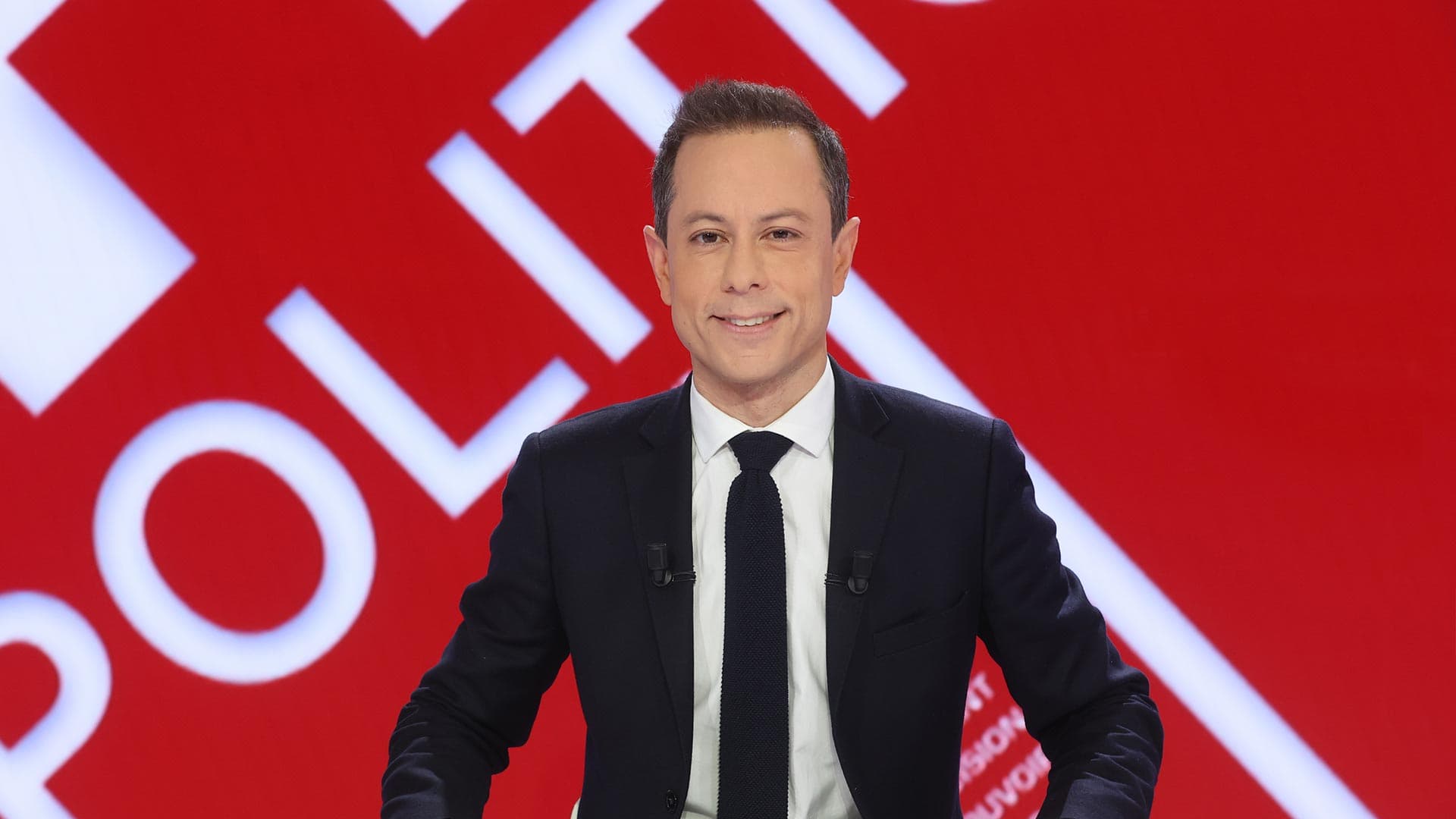 MACRON PRIS DANS LE PIÈGE BAYROU: L'ÉDITO POLITIQUE DE GUILLAUME DARET