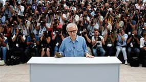 Le 64e Festival de Cannes s'est ouvert mercredi avec "Minuit à Paris", comédie romantique de Woody Allen qui traite de manière originale les thèmes de l'inspiration artistique et de la nostalgie. /Photo prise le 11 mai 2011/REUTERS/Yves Herman