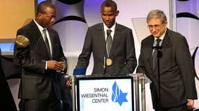 Lassana Bathily honoré mardi au centre Simon Wiesenthal à Los Angeles.