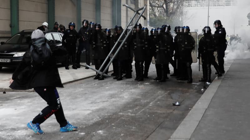 Sur les 35 personnes interpellées ce samedi à Paris, 8 sont mineures.