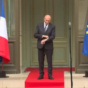 Passation de pouvoir: ces 10 minutes où Gérard Collomb a attendu Édouard Philippe