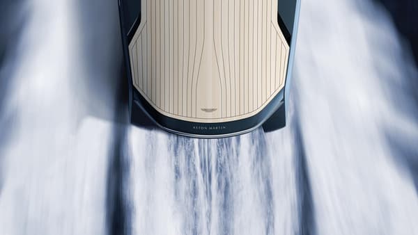 Le yacht Aston Affiche une belle pointe de vitesse à 96 km/h !