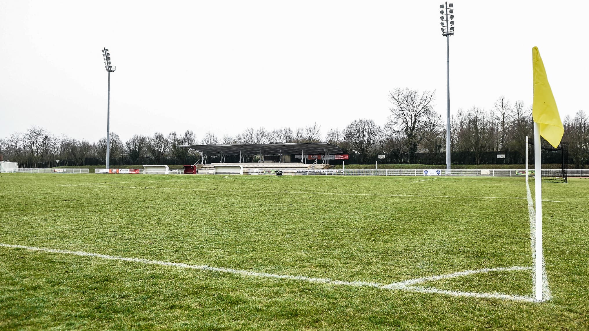INFO BFM ALSACE. "PERMIS DE JOUER", CARTON BLANC... LES MESURES DU DISTRICT D'ALSACE POUR LUTTER CONTRE LA VIOLENCE DANS LE FOOT AMATEUR