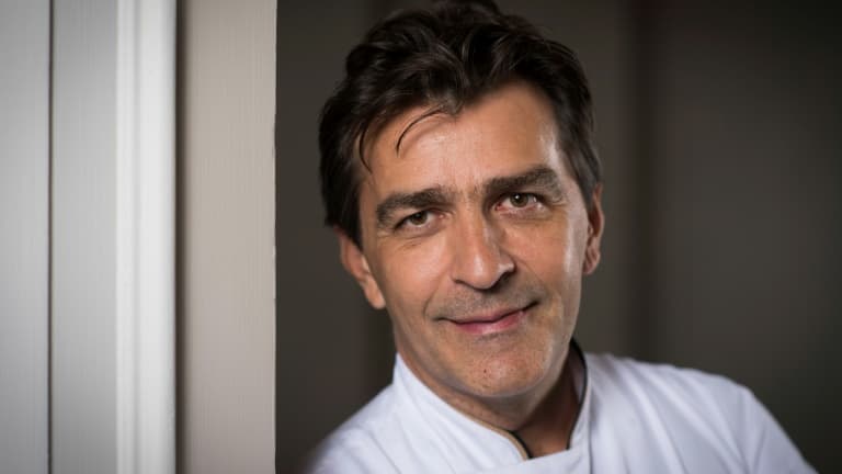 Yannick Alleno dans son restaurant "Le Pavillon Ledoyen", à Paris, le 22 septembre 2016