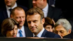 Le président de France Emmanuel Macron quitte le Vatican, le 24 octobre 2022