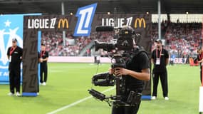 Une caméra lors d'un match de Ligue 1, à Brest le 17 août 2024
