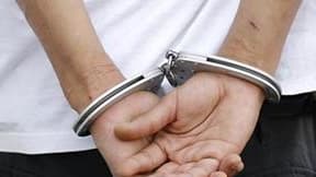 La Cour de cassation a décidé vendredi l'application immédiate de la réforme de la garde à vue, cinq semaines avant la date prévue par le gouvernement. Les justiciables peuvent, dès ce vendredi, obtenir la présence d'un avocat tout au long de leur garde à