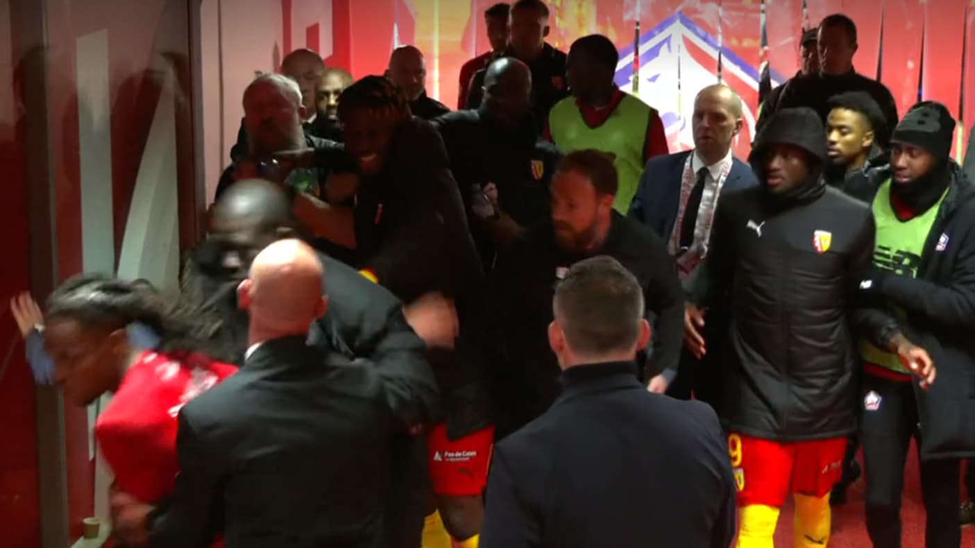 L'altercation se poursuit dans les couloirs du stade Pierre-Mauroy.