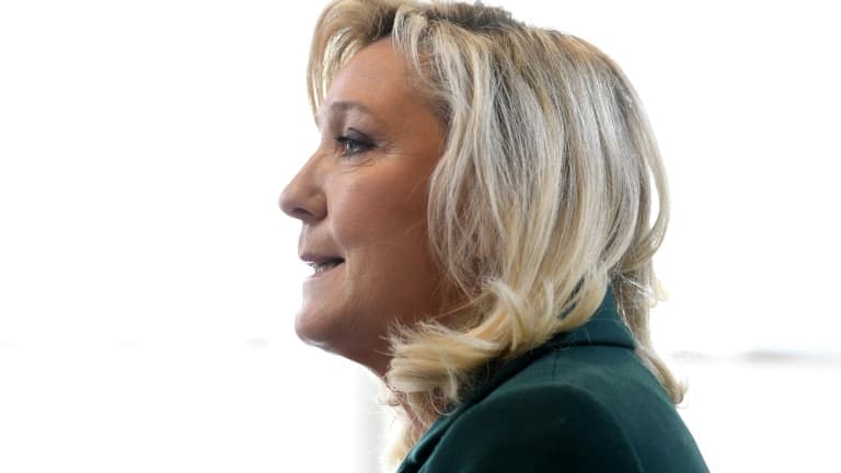 Marine Le Pen lors d'une conférence de presse à Paris le 9 mars 2021