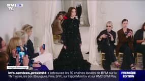 Isabelle Huppert dans la peau d'une mannequin pour Balenciaga