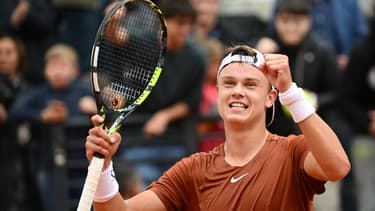 Holger Rune après sa victoire face à Novak Djokovic en quarts de finale du Masters de Rome, le 17 mai 2023.