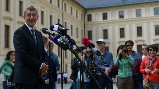 Le ministre tchèque des Finances, Andrej Babis, répond aux questions des journalistes, le 3 mai 2017 à Prague Le ministre tchèque des Finances, Andrej Babis, répond aux questions des journalistes, le 3 mai 2017 à Prague