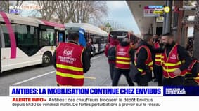 Retraites: des chauffeurs bloquent le dépôt de bus d'Antibes, environ 80 manifestants sur place