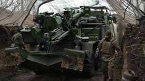 Des artilleurs de la 155e Brigade mécanisée des forces armées ukrainiennes dans la région de Donetsk, le 6 janvier 2025.