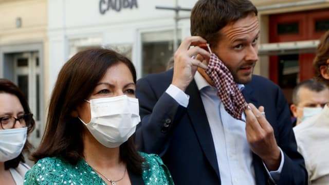 Anne Hidalgo et David Belliard le 2 juin 2020 à Paris dans l'entre-deux-tours des municipales