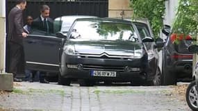 Nicolas Sarkozy en garde à vue: les images de son arrivée à la PJ - 01/07