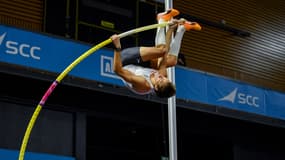 Armand Duplantis lors du All-Star Perche.