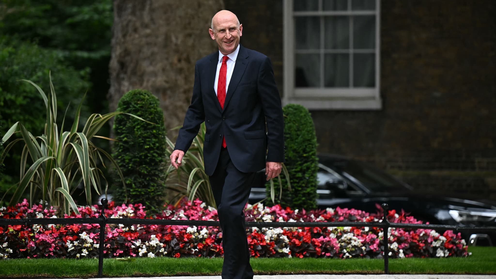 John Healey, politicien du parti travailliste, arrive à Downing Street, à Londres, le 5 juillet 2024, alors que des nominations ministérielles doivent être effectuées, un jour après les élections en Grande-Bretagne. John Healey, politicien du parti travailliste, arrive à Downing Street, à Londres, le 5 juillet 2024, alors que des nominations ministérielles doivent être effectuées, un jour après les élections en Grande-Bretagne.