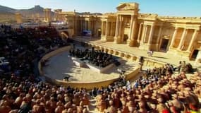 Un orchestre symphonique russe a joué ce jeudi 5 mai dans l'amphithéâtre de la cité antique syrienne de Palmyre, reprise aux mains des jihadistes. 