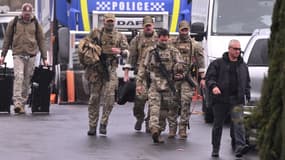 Les autorités australiennes à la recherche d'un homme soupçonné d'avoir tué deux policiers, le 28 août 2025 à Porepunkah.
