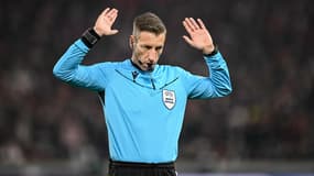 Davide Massa était au sifflet pour le match de la qualification parisienne pour les barrages de la Ligue des champions, le 29 janvier 2025, face à Stuttgart