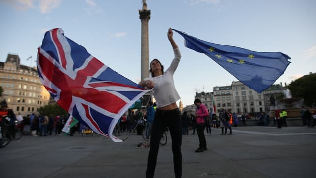 Face à l'incertitude du futur statut de résident pour les expatriés, les employeurs préfèrent embaucher des candidats avec le passeport britannique.