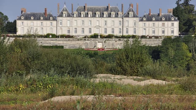 Le château de Menars est situé sur la commune de Menars dans le département de Loir-et-Cher.