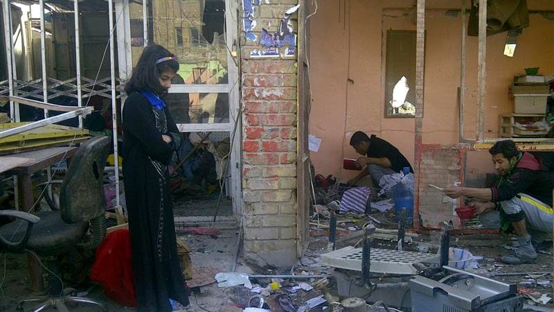 Trente et une personnes au moins ont trouvé la mort et une soixantaine d'autres ont été blessées dans un attentat suicide à la voiture piégée, vendredi près d'un marché du quartier chiite de Zaafarania, à Bagdad. /Photo prise le 27 janvier 2012/REUTERS/Sa